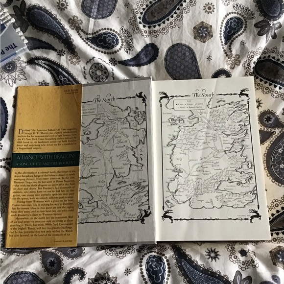 Book by George R R Martin A Dance With Dragons - Picture 4 of 4